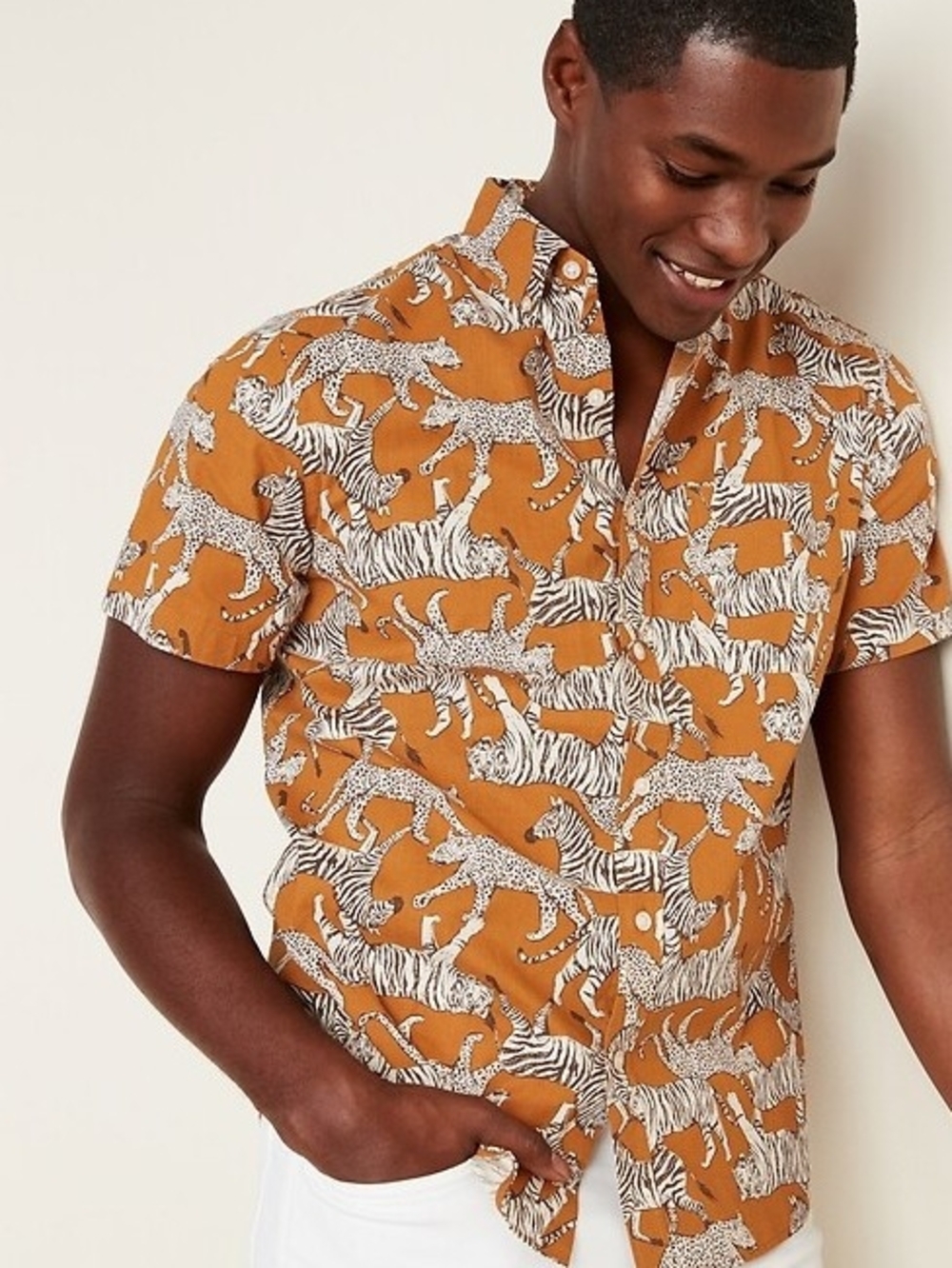 Old Navy Men's Short-Sleeve Button-Down Shirt Animal Print Men's Size Large - Picture 3 of 10